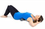 אישה מתרגלת stretching