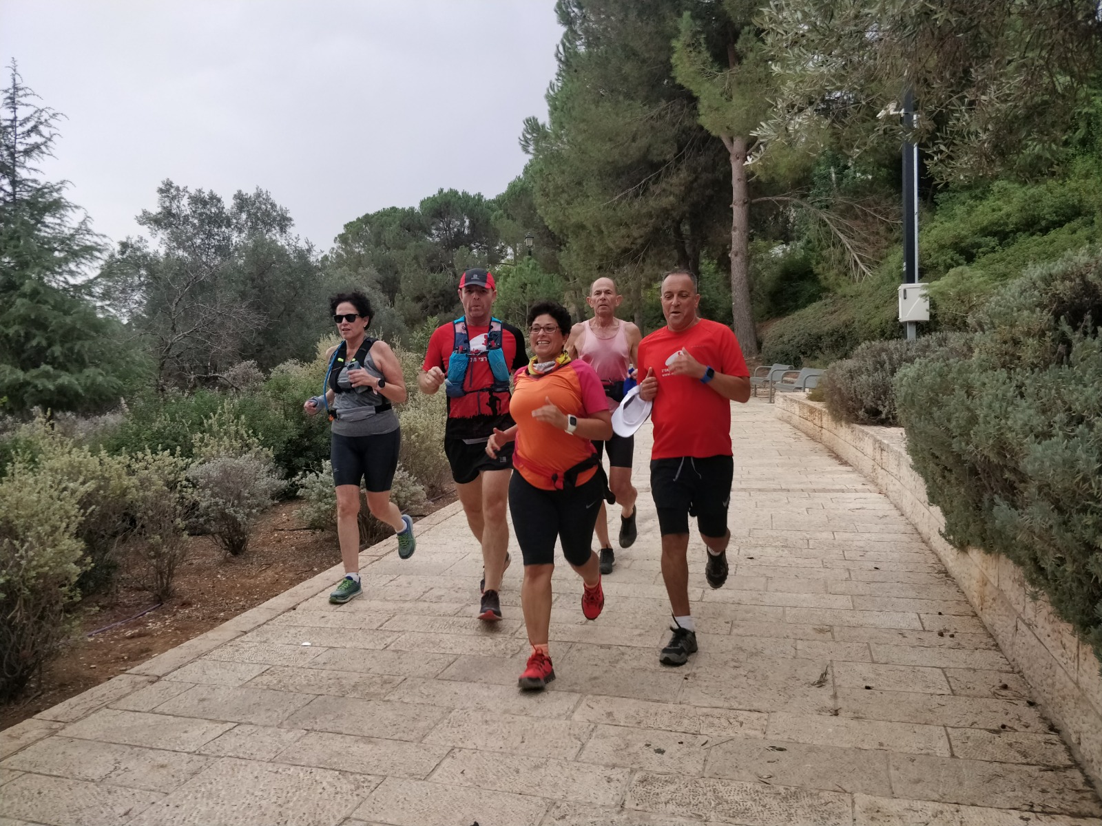 קבוצת מרתא - מועדון רצי תל אביב קורעים את השביל בריצה