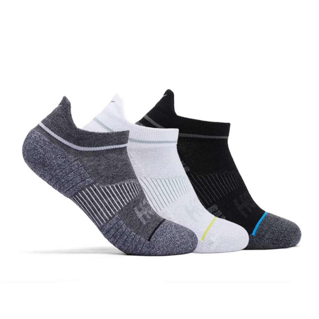 מארז 3 זוגות גרבי ריצה שחור-אפור-לבן הוקה Hoka U No-Show Run Sock 3-Pack